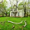 Early 1900's farm house.
Near Millersburg, Iowa.