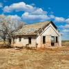 Another abandoned home in
eastern New Mexico.