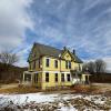 Abandoned 1920's
rural setting.
Buskirk, NY.