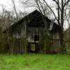 Frontal view of this old barn.